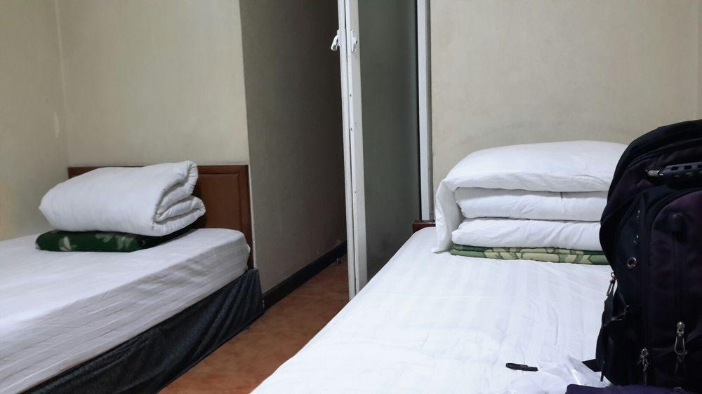 Guangwai Jingbin Hostel West Railway Station Пекин Екстериор снимка