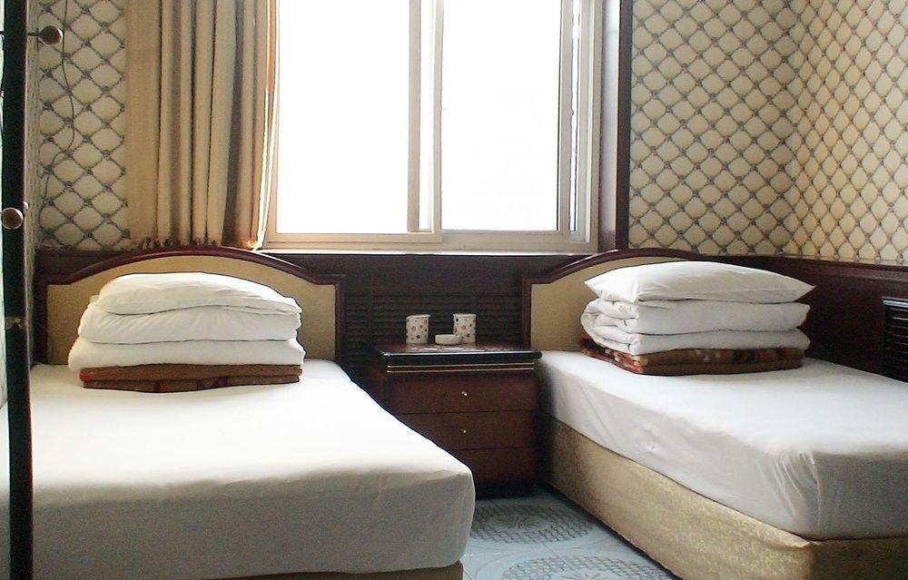 Guangwai Jingbin Hostel West Railway Station Пекин Екстериор снимка